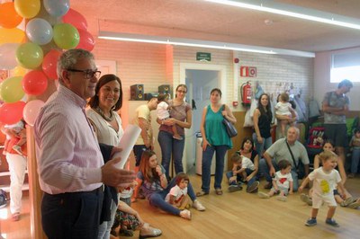 L'alcalde accidental, Joan Gómez, ha compartit la celebració amb infants i famílies.
