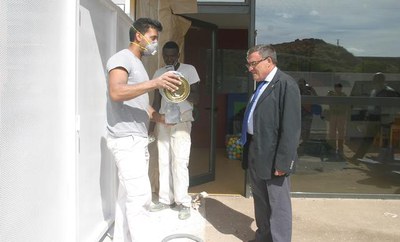 Àngel Ros, amb dos dels participants en el programa..