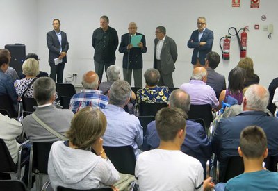 L'alcalde Ros i el tinent d'alcalde Larrosa, juntament amb diversos regidors, han acompanyat els veïns i veïnes de l'Ereta en l'inici de la seva fest….