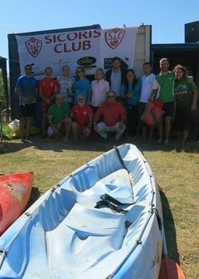 El III Descens popular Ciutat de Lleida s'ha fet aquest matí pel riu Segre, de Vilanova de la Barca fins a l'embarcador de Pardinyes, a la Mitjana.