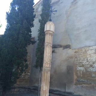 Restauració de la Creu de Terme, a càrrec de Víctor Pérez Pallarés, ubicada al costat de l’ermita en honor de la Mare de Déu de Grenyana.