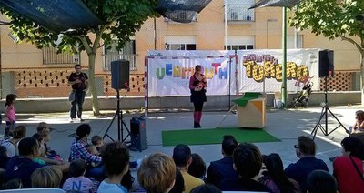 Espectacle del Centre de Titelles de Lleida i vermut torero del Bar Gilda, a l'Obert d'aquest diumenge.
