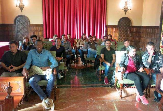 Alumnes de la Casa dels Oficis de l'IMO han assistit al Ple Municipal
