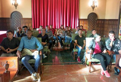 Alumnes de la Casa dels Oficis de l'IMO han assistit al Ple Municipal.