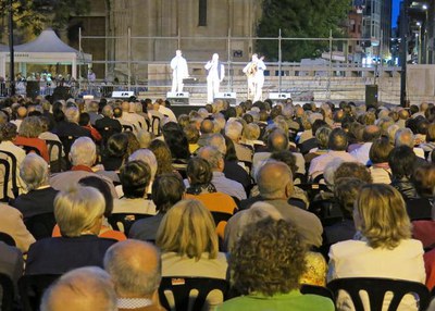 Els ritmes i les melodies de les havaneres han envaït aquesta tarda la plaça de Sant Joan.