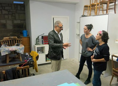 Visita del tinent d'alcalde i regidor del Centre Històric al nou establiment Verd&Co, que té taller propi.