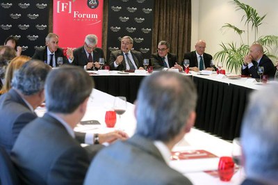 El dinar col·loqui de Fòrum Empresa ha aplegat diversos empresaris del territori lleidatà.