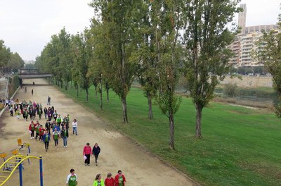 El tinent d'alcalde X. Rodamilans s'ha sumat a la caminada contra el càncer de mama.
