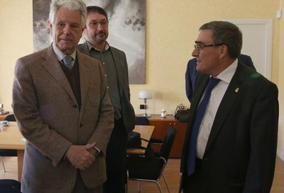 Àngel Ros amb el conferenciant, Horacio Capel.