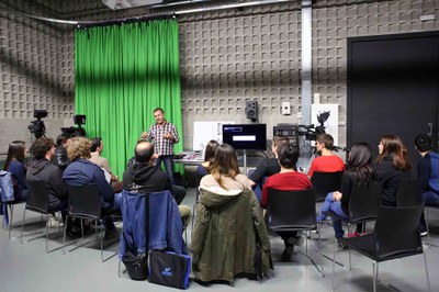 Imatge d'un dels platós del Magical Media, on es desenvolupa el taller de Som Cinema, dirigit per Esteve Riera..