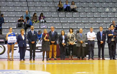 Les autoritats que han assistit a la cloenda de la II Copa de les Nacions de grups i precisió de patinatge artístic.