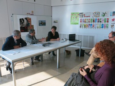 El veredicte del concurs s'ha realitzat juntament amb els alumnes de l'Escola d'Art Municipal Leandre Cristòfol.