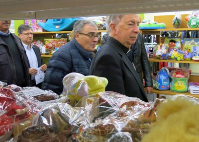 L'alcalde Ros i el bisbe de Lleida, Mons. Salvador Giménez, en l'acte de presentació de la nova campanya de Càritas Lleida Dóna'ns l'@.