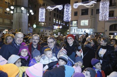 L'encesa s'ha fet a la plaça de Sant Joan (a la foto) i a Ricard Viñes.
