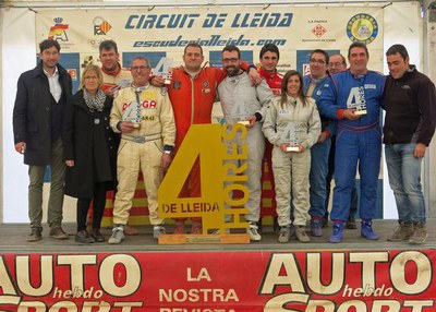 Els guanyadors de les diferents categories de Les 4 Hores Lleida, competició que s'ha disputat aquest cap de setmana al circuit municipal de Lleida.
