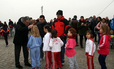 Els més menuts també van poder participar amb un recorregut alternatiu en la Pujada a la Seu Vella.