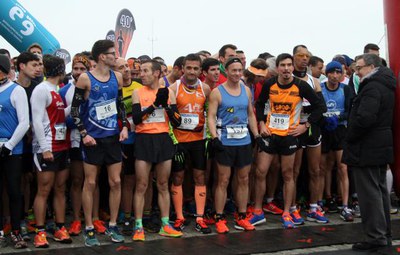 La sortida de la cursa es va donar a la plaça de la Sardana.