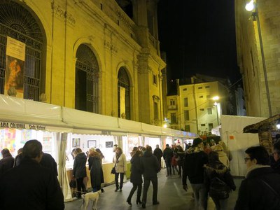 El Mercat dels Artesans romandrà obert davant la Catedral fins al 5 de gener.