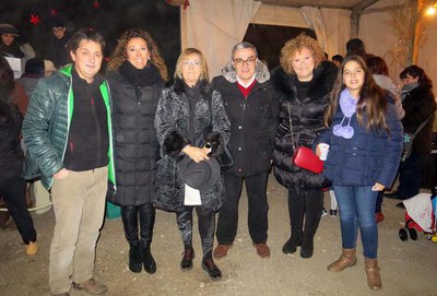 El pessebre ha estat visitat en el seu primer dia per l'alcalde i vàries  regidores.