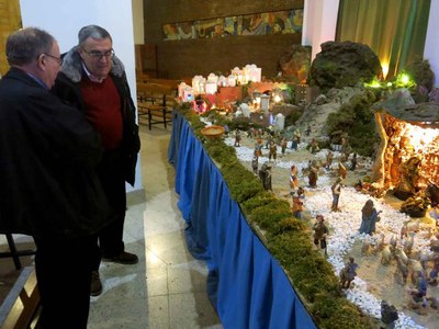 L'alcalde Ros ha fet un recorregut aquesta tarda per diferents pessebres monumentals.