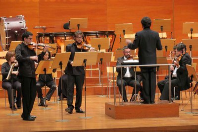 Els primers violins Joan Sancho i Joan Marsol van interpretar el concert per a dos violins i cordes de J. S. Bach.