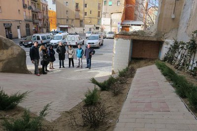 Fèlix Larrosa: “Aquesta actuació d’urbanització i enjardinament contribueix a la millora del paisatge i és una prova pilot per embellir racons de la ….