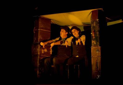 Aquest espectacle forma part del cicle de teatre escolar, organitzat per l’Aula Municipal de Teatre i l'Ajuntament de Lleida.