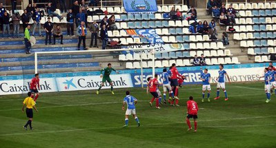 L'Olot només va inquietar la porteria de Crespo al final del partit.