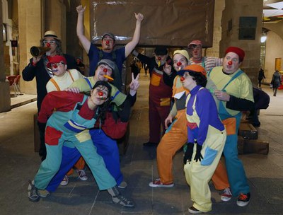 La diversió i el bon humor comencen a omplir els carrers de la ciutat amb els actes del Carnaval.