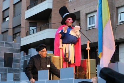 Sa Majestat Pau Pi va encapçalar la desfilada tot just acabar el pregó.