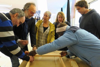 X.Rodamilans i M.Pallarés, amb els alumnes del taller Mobiliari Nòmada.