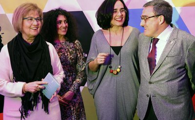 L'alcalde, Àngel Ros, amb la tinent d'alcalde Montse Parra; la directora d'Animac, Carolina López, i la convidada especial d'enguany Regiona Pessoa.