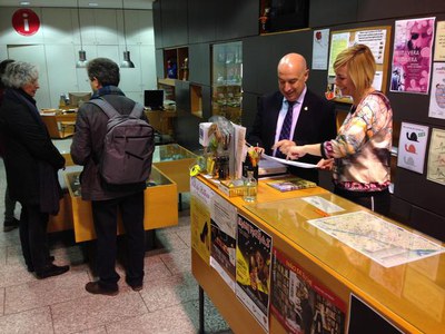 Actualment, l’Oficina de Turisme abandera la campanya #eldesigdunaciutat dirigida a reforçar la candidatura del Turó de la Seu Vella com a Patrimoni ….