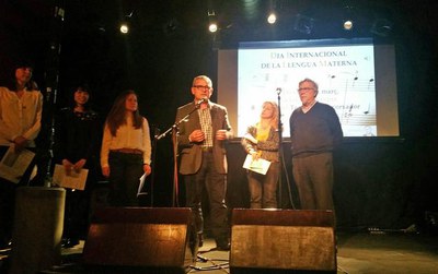 Lleida commemora el Dia Internacional de la Llengua Materna. A la foto, el tinent d'alcalde Joan Gómez; el director dels SSTT de Cultura, Josep Borre….