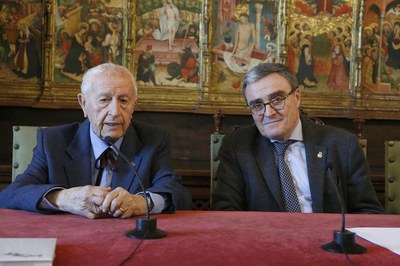 Ros i Vallverdú, al Saló del Retaule de la Paeria, en l'acte que s'ha fet avui sobre la donació d'obre de Cristòfol i Trepat al Museu Morera per part….