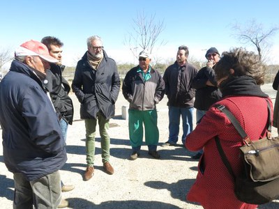 La trobada forma part de la ronda de visites que Larrosa realitza habitualment a les diverses partides i barris de Lleida..