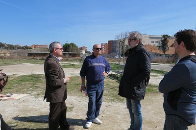 Visita a Balàfia per conèixer de primera mà les necessitats del barri.