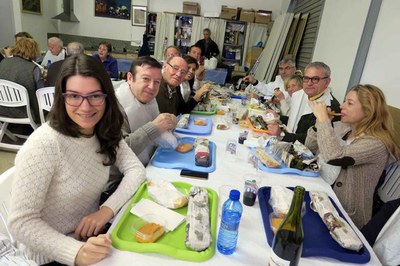 El mal temps ha provocat que el dinar no es fes a Grenyana i es traslladés al local de Pardinyes.