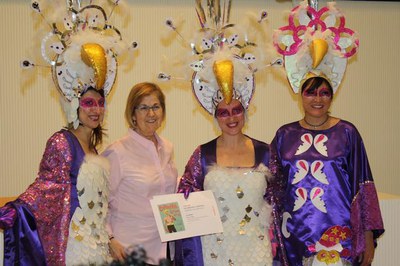 Montse Parra, amb el Mussol Màgic, de l’AC Més que Festa de Lleida, 2n classificat al concurs de Carnaval.