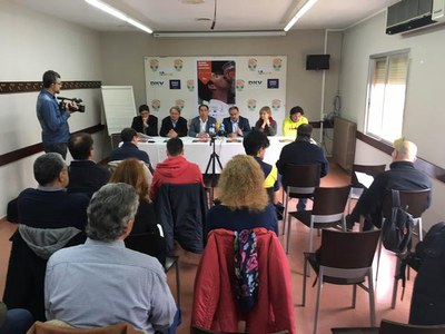 Albert Costa un any més ha volgut ser al costat d’un torneig al qual dóna nom i que se celebra al club en què es va formar..