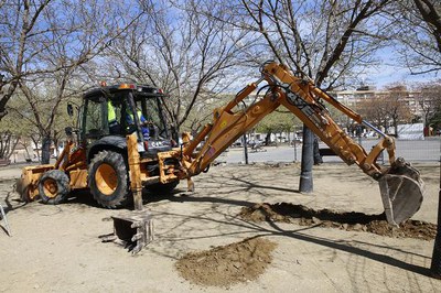 Les obres s'han iniciat avui a la Plaça de les Magnòlies.