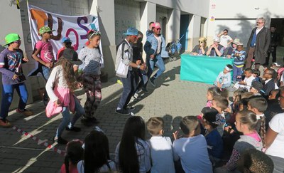 El regidor del Centre Històric, Fèlix Larrosa, en la X Primaverada del Centre Històric, avui amb l'activitat "Tu si que vals!!!".