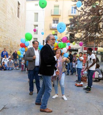 El tinent d'alcalde Rodamilans i els regidors Simó i Córdoba han participat en l'enlairada.