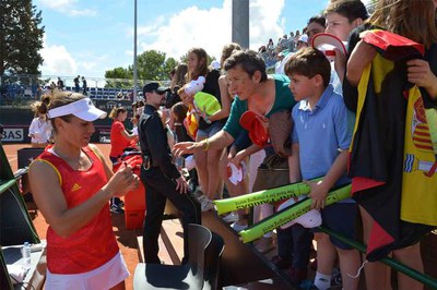 Les tenistes no han parat de signar autògrafs durant tot el matí.