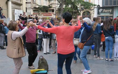 Ballada de sardanes a càrrec de la Jovenívola d'Agramunt.