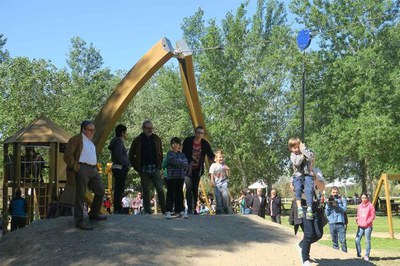 La tirolina, una de les atraccions de la Mitjana més sol·licitades.