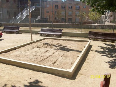 La Paeria instal·la 10 nous sorrals en zones de jocs infantils de Lleida.