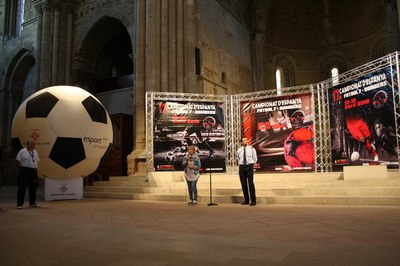 La Seu Vella ha acollit l’acte inaugural del Campionat d’Espanya de Futbol 7 per a Bombers, que es disputa fins dissabte a Lleida.