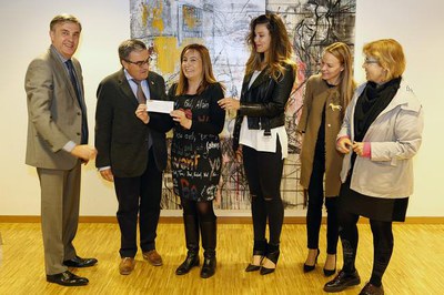 Afanoc ha rebut els 4.242 euros recaptats solidàriament al concert de la Lorena.