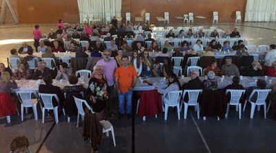 El tinent d'alcalde i el president veïnal, a l'homenatge de Magraners.